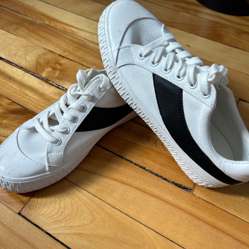 GUC COS sneakers
